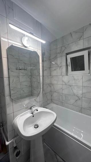 Apartament cu 2 camere decomandat în Micro 17
