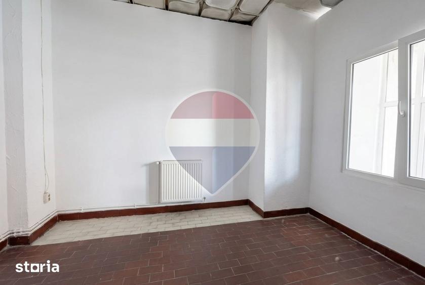 Spațiu comercial, de 100 mp, în Central