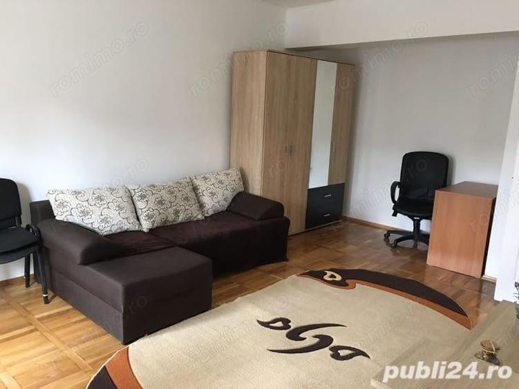 Garsonieră decomandată în Universitate