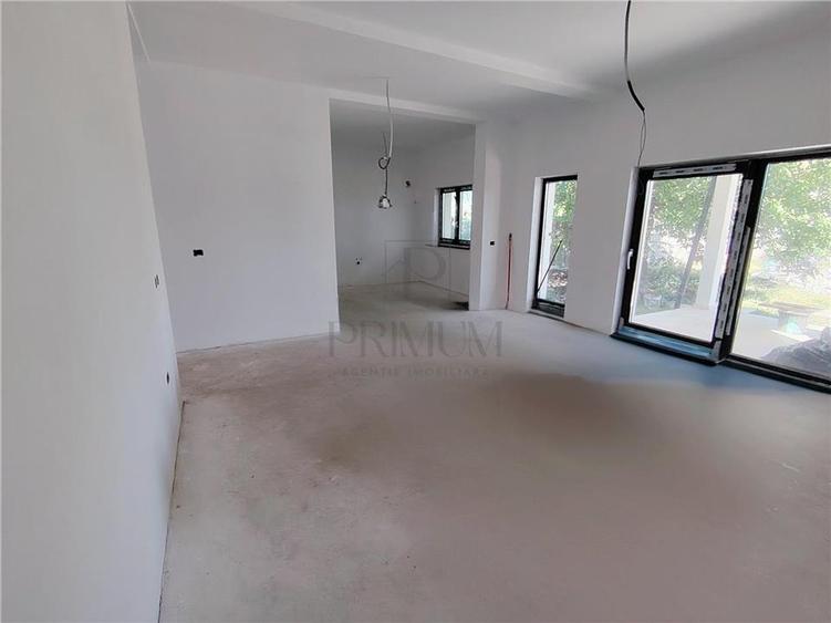 Duplex cu 4 camere cu Canalizare în Moșnița Veche