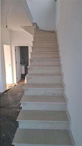 Duplex cu 4 camere cu Canalizare în Valea Lupului
