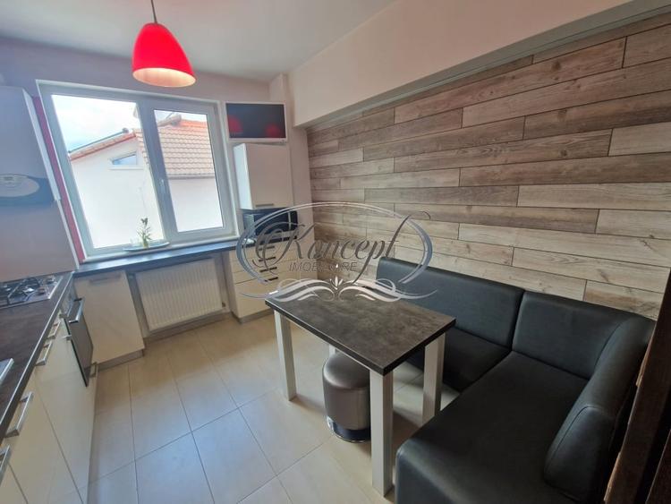 Apartament cu 3 camere semidecomandat, mobilat în Andrei Mureșanu
