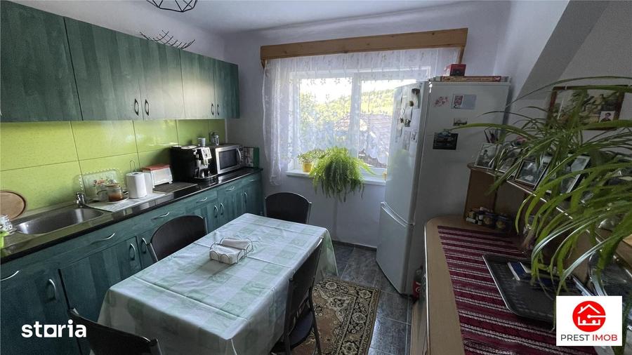 Casă cu 4 camere decomandat cu Teren 2500 Mp în Gheorghe Doja