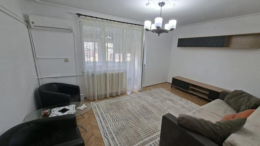 Apartament cu 3 camere semidecomandat în Ultracentral