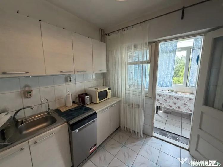 Apartament cu 4 camere decomandat în Herăstrău