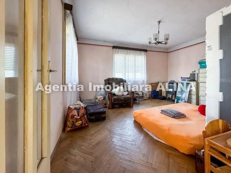 Casă cu 3 camere cu Teren 744 Mp în Criș