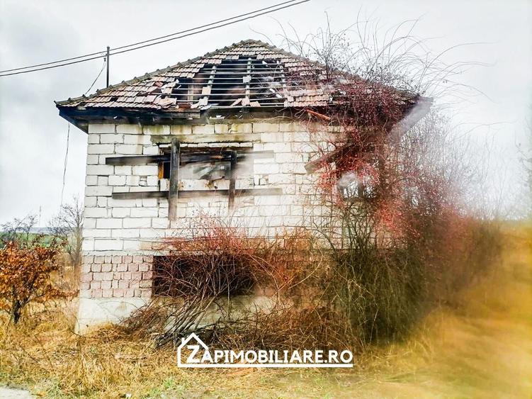 Casă individuală cu 4 camere cu Canalizare în Crăciunești