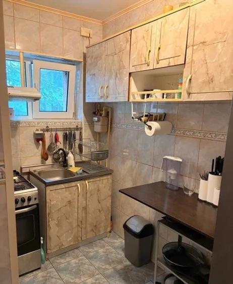 Apartament cu 3 camere decomandat, mobilat în Giurgiului