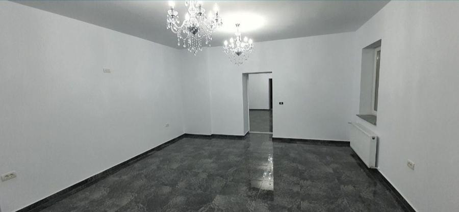 Spațiu comercial, de 120 mp, în Central