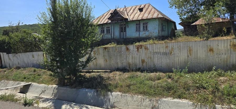 Casă cu 2 camere în Chicerea