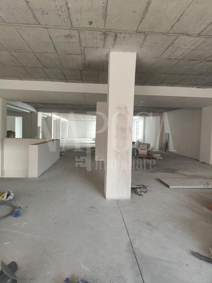 Spațiu comercial, de 530 mp, în Plopilor