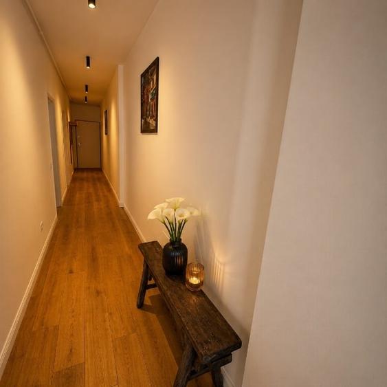Apartament cu 3 camere decomandat, mobilat în Central