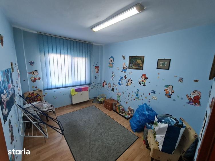 Apartament cu 4 camere în Micălaca