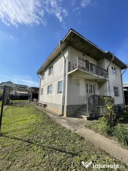 Casă cu 4 camere cu Teren 2500 Mp în Fălticeni