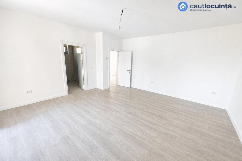 Casă cu 5 camere cu Teren 500 Mp în Chitila