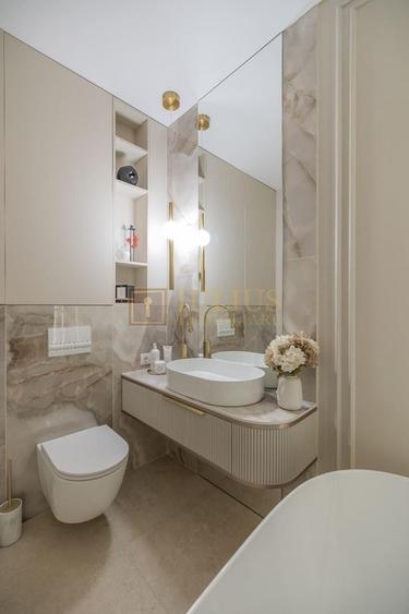 Apartament cu 3 camere decomandat, mobilat în Aradului