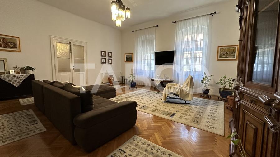 Apartament cu 2 camere semidecomandat, mobilat în Ultracentral