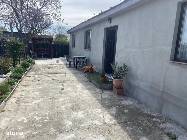 Casă cu 4 camere în Vânători
