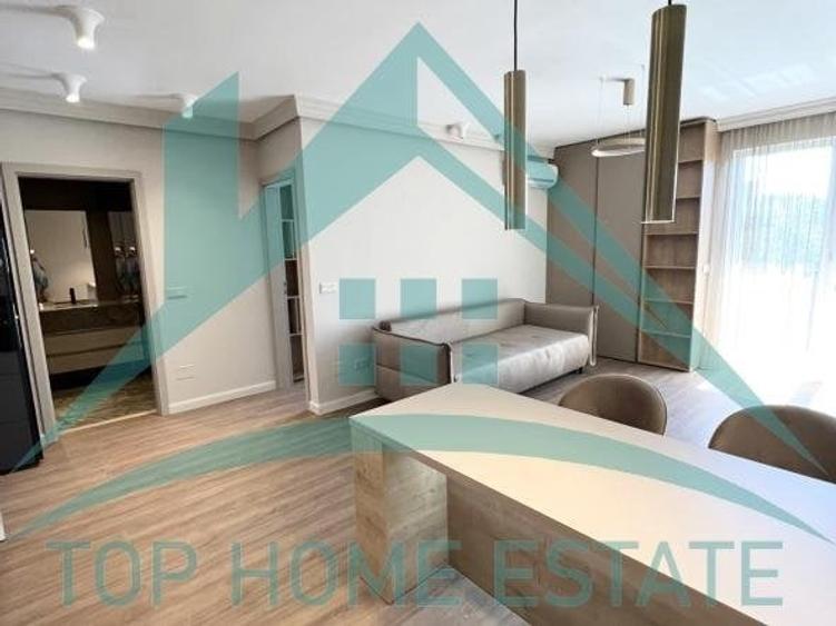 Apartament cu 2 camere decomandat, mobilat în Central