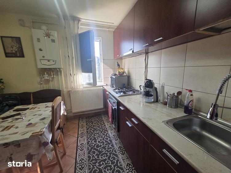 Vand 2 camere zona Astra cu vedere spre Tampa si aer conditionat - 7