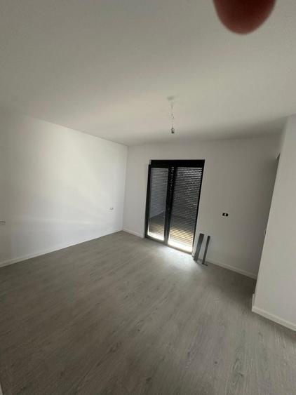 Duplex cu 4 camere cu Canalizare în Dumbrăvița