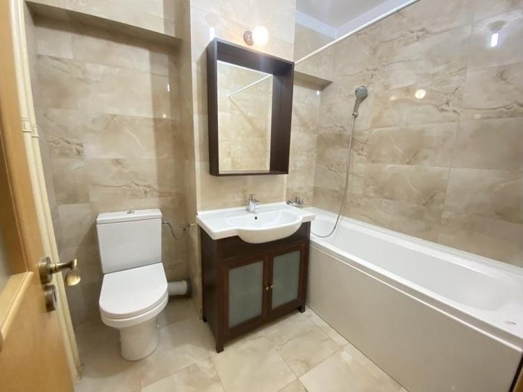 Apartament cu 4 camere în P-ța Romană