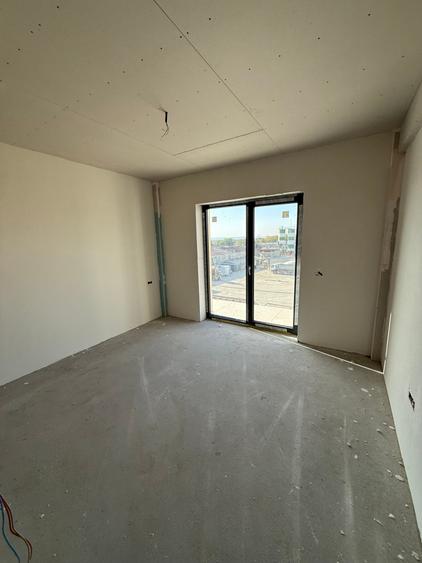 Apartament cu 2 camere decomandat în Exterior Est