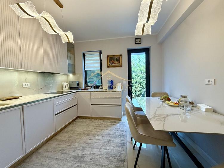 Duplex cu 5 camere cu Canalizare în Central
