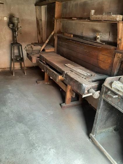 Casă cu 4 camere cu Teren 996 Mp în Central