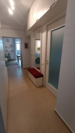 Apartament cu 3 camere decomandat, mobilat în Europa
