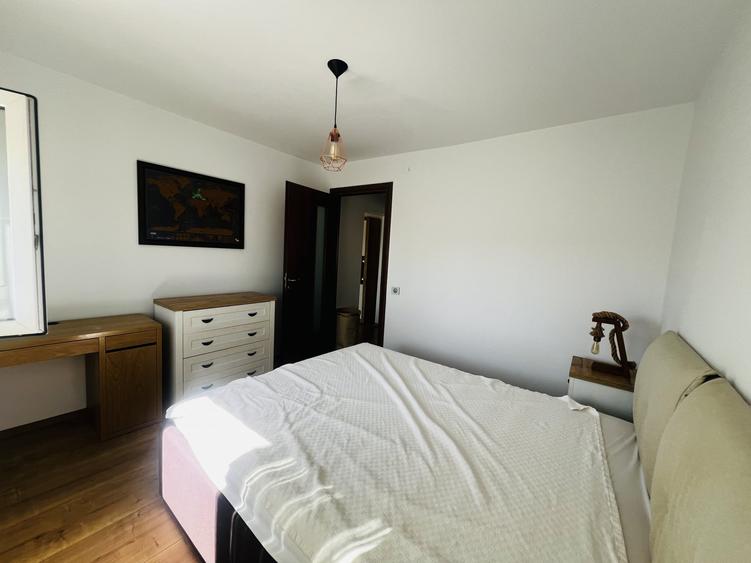 Apartament cu 3 camere decomandat în Drumul Taberei
