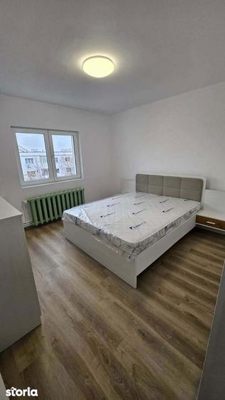 Apartament cu 3 camere decomandat, mobilat în Nicolina