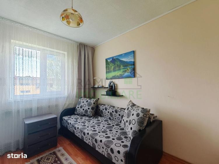 Apartament cu 3 camere în Florilor