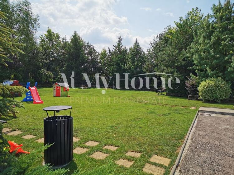 Apartament cu 3 camere decomandat, mobilat în Iancu Nicolae