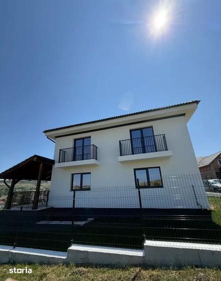 Casă cu 4 camere cu Teren 500 Mp în Chinteni