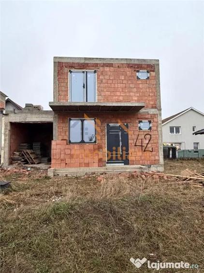 Casă cu 3 camere cu Teren 250 Mp în Central