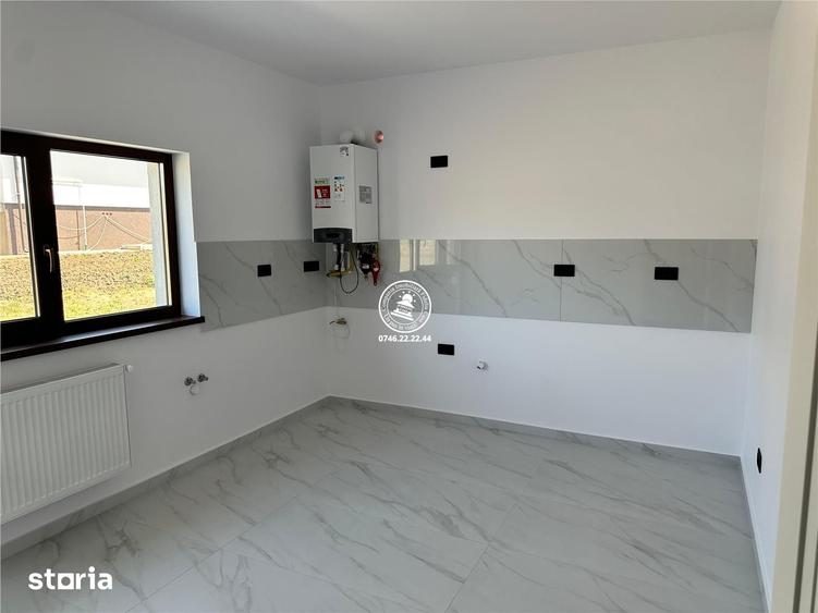 Casă cu 3 camere cu Teren 487 Mp în Tomești
