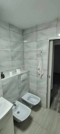 Apartament cu 3 camere decomandat în Sârbi