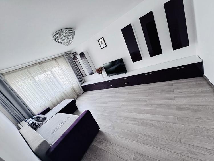 Apartament cu 4 camere în Broșteni