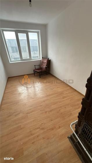 Apartament cu 3 camere decomandat în Păcurari