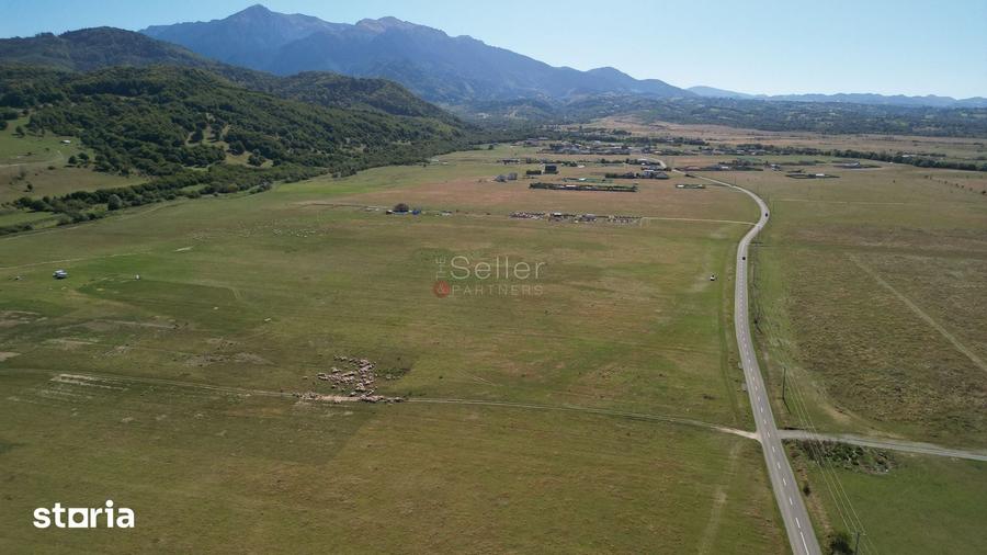 Teren de 14500 mp, în Glăjărie