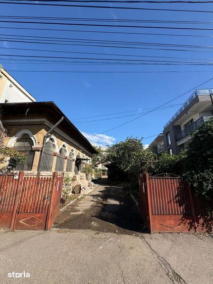 Casă cu 5 camere cu Teren 382 Mp în Republicii