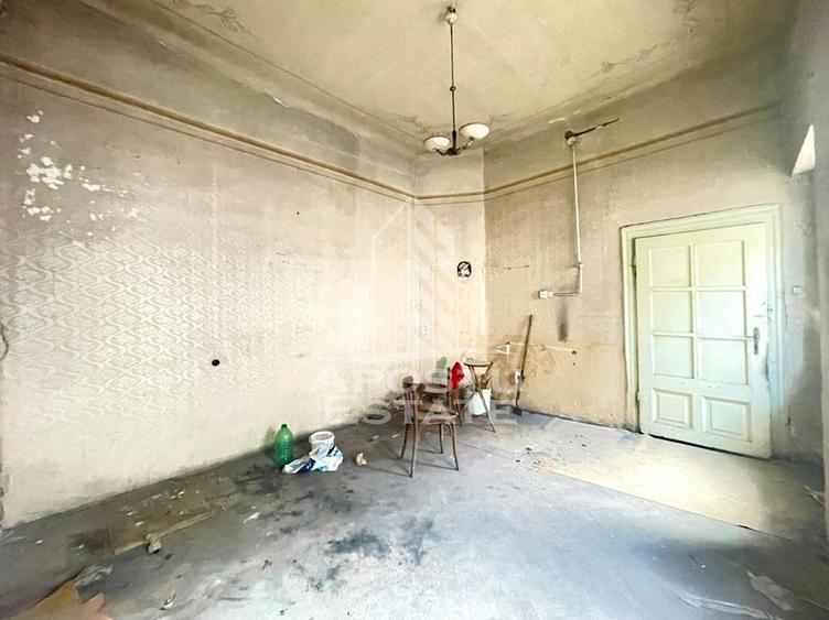 Apartament cu 3 camere semidecomandat în Ultracentral