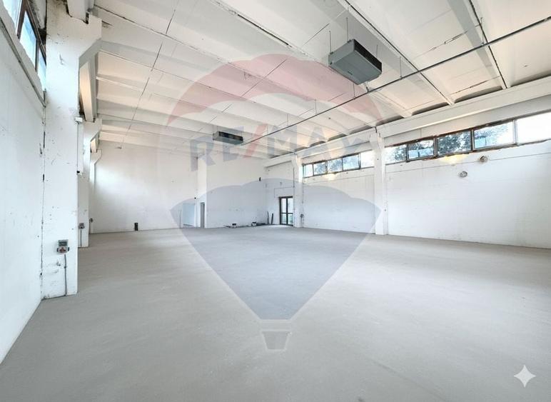 Spațiu comercial, de 261 mp, în Freidorf