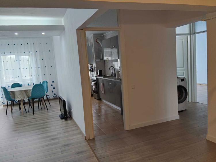 Apartament cu 3 camere semidecomandat în Cornetu