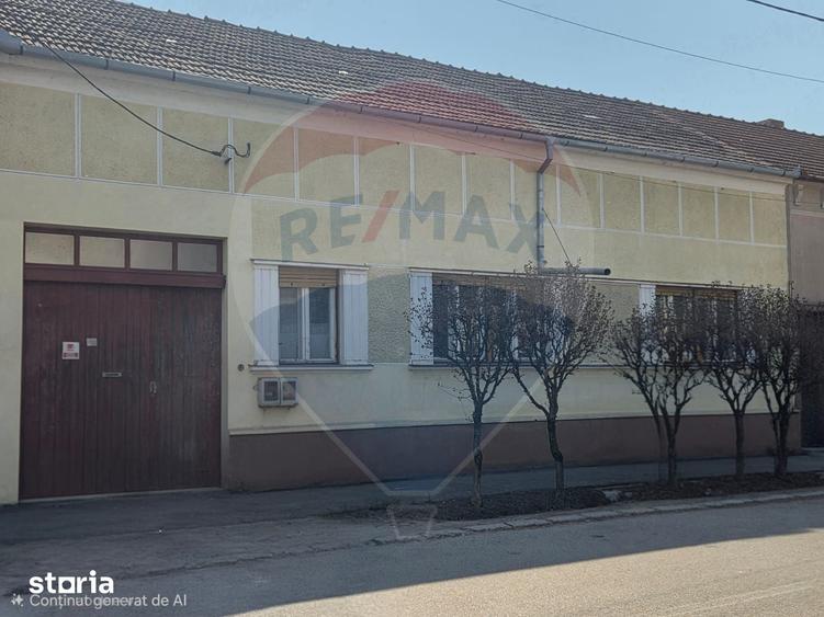 Casă cu 5 camere cu Teren 1010 Mp în Ultracentral