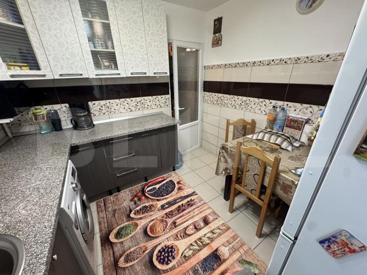 Apartament cu 2 camere semidecomandat, mobilat în Podul de Piatră