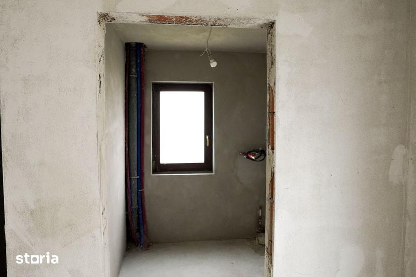 Casă cu 4 camere cu Teren 300 Mp în Central