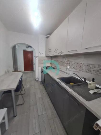 Apartament cu 2 camere semidecomandat în Vlahuță