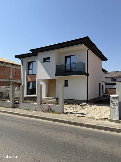 Casă cu 4 camere cu Teren 350 Mp în Central